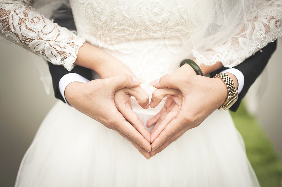 heart wedding marriage hands